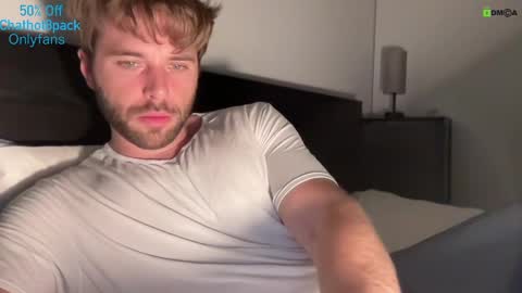 Snapshot of hot8pack01 chatting on October 2025 09:49:02 PM Edward aka Wolf online show from October 2025 09:49:02 PM