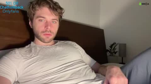 Snapshot of hot8pack01 chatting on February 2026 09:44:02 PM Edward aka Wolf online show from February 2026 09:44:02 PM