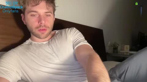 Snapshot of hot8pack01 chatting on February 2026 10:52:02 PM Edward aka Wolf online show from February 2026 10:52:02 PM