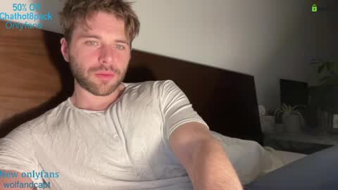 Snapshot of hot8pack01 chatting on March 2026 04:02:02 AM Edward aka Wolf online show from March 2026 04:02:02 AM