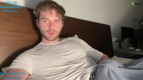 Snapshot of hot8pack01 chatting on April 2026 01:16:01 AM Edward aka Wolf online show from April 2026 01:16:01 AM