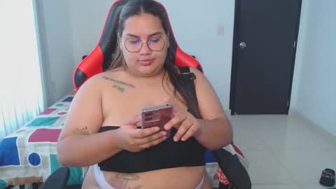 Snapshot of hot__husbands chatting on February 2025 04:26:01 PM hot__husbands online show from February 2025 04:26:01 PM