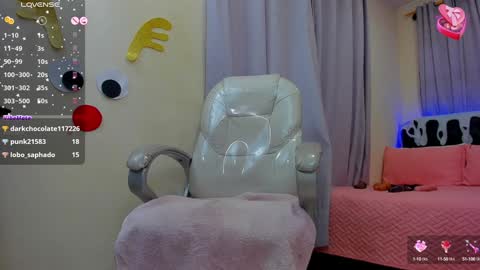 Snapshot of hot_beauty__ chatting on January 2025 09:15:02 AM VALENTINA online show from January 2025 09:15:02 AM