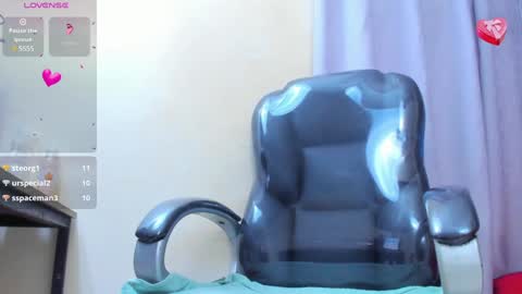 Snapshot of hot_beauty__ chatting on February 2025 05:29:01 AM VALENTINA online show from February 2025 05:29:01 AM