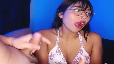 hot_boy_2027 online show from April 2026 06:33:02 PM