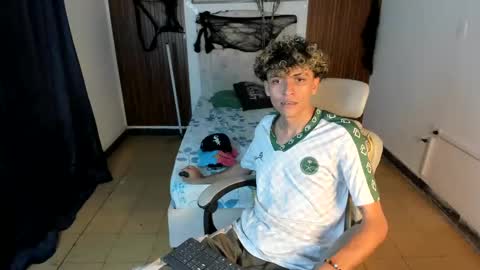 Snapshot of hot_bunny713 chatting on November 2025 01:15:01 AM hot bunny online show from November 2025 01:15:01 AM