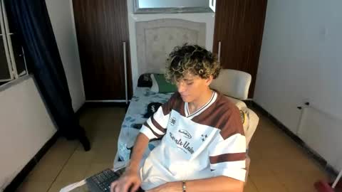 Snapshot of hot_bunny713 chatting on November 2025 01:25:02 AM hot bunny online show from November 2025 01:25:02 AM