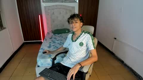 Snapshot of hot_bunny713 chatting on November 2025 01:11:01 AM hot bunny online show from November 2025 01:11:01 AM