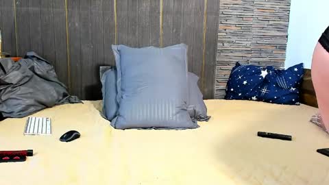 Snapshot of hot_chocolate4u chatting on April 2026 09:27:01 AM hot_chocolate4u online show from April 2026 09:27:01 AM