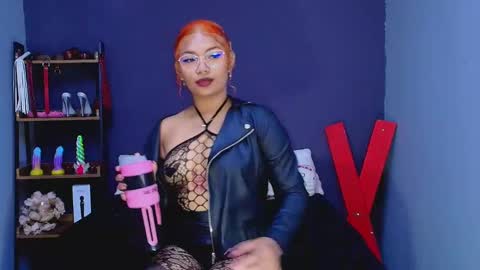 Snapshot of hot_chocolate_4u chatting on February 2025 03:51:02 PM hot chocolate 4u online show from February 2025 03:51:02 PM