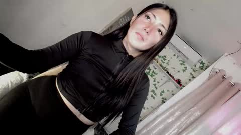 its me CLAUDIA online show from October 2025 08:33:01 AM