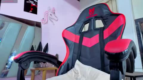 Snapshot of hot_destinyk chatting on February 2026 10:19:01 PM destinyk online show from February 2026 10:19:01 PM