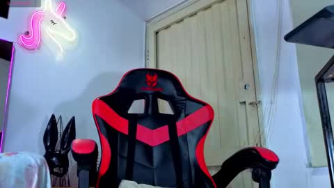 Snapshot of hot_destinyk chatting on February 2026 10:31:01 PM destinyk online show from February 2026 10:31:01 PM