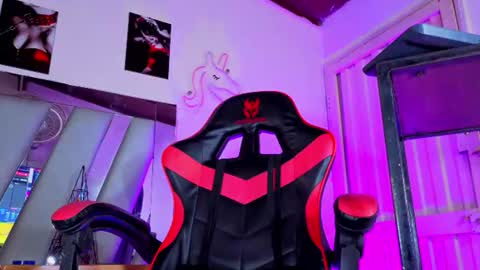destinyk online show from July 2026 08:00:01 PM
