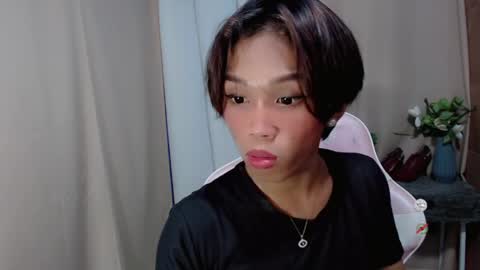 Khianna online show from May 2026 06:35:02 PM