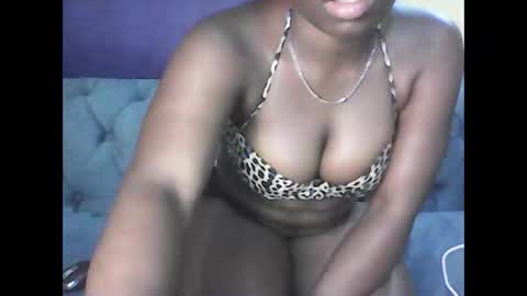 Snapshot of hot_latifah chatting on March 2026 05:39:01 PM hot_latifah online show from March 2026 05:39:01 PM