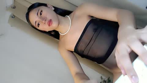 hot_little_angel18 online show from May 2026 01:56:01 AM