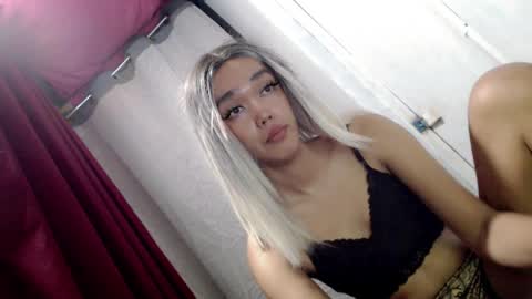 hot_moma69 online show from May 2026 01:16:02 PM