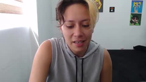 Mia online show from October 2025 02:50:02 PM