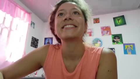 Mia online show from November 2025 02:17:01 PM