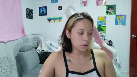 Mia online show from May 2026 07:44:01 PM