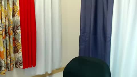 hot_petit69 online show from February 2026 01:42:02 PM