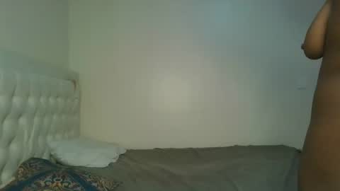 Snapshot of hot_petite1 chatting on November 2025 12:18:02 PM Hot petite online show from November 2025 12:18:02 PM