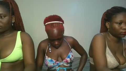 Snapshot of hot_petite1 chatting on November 2025 07:04:02 PM Hot petite online show from November 2025 07:04:02 PM