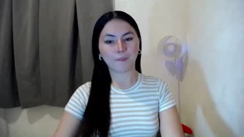 Snapshot of hot_precious_nikki chatting on November 2025 10:26:02 AM Nikki online show from November 2025 10:26:02 AM