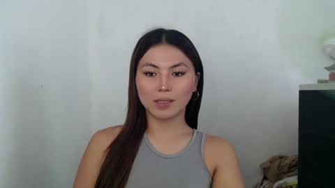 Snapshot of hot_precious_nikki chatting on April 2026 05:41:01 AM Nikki online show from April 2026 05:41:01 AM