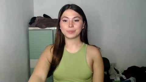 Snapshot of hot_precious_nikki chatting on May 2026 03:39:01 PM Nikki online show from May 2026 03:39:01 PM