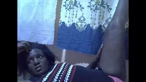 Snapshot of hot_raylah chatting on December 2025 12:42:02 PM RAYLAH online show from December 2025 12:42:02 PM