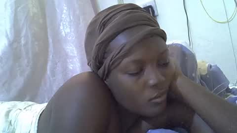 RAYLAH online show from May 2026 07:48:02 AM
