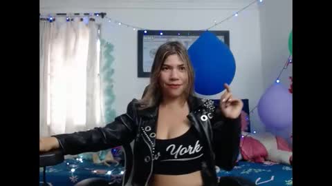 Snapshot of hot_sexy_bunny chatting on January 2025 12:18:01 PM hot sexy bunny online show from January 2025 12:18:01 PM