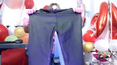 Snapshot of hot_sexy_bunny chatting on February 2025 09:48:01 PM hot sexy bunny online show from February 2025 09:48:01 PM