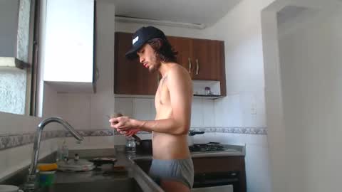 Snapshot of hot_sharks__ chatting on February 2025 04:53:01 PM Hot Sharks online show from February 2025 04:53:01 PM