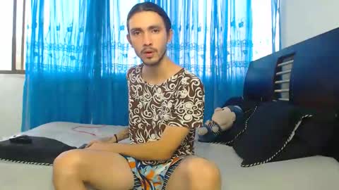 Snapshot of hot_sharks__ chatting on September 2025 11:21:01 AM Hot Sharks online show from September 2025 11:21:01 AM