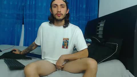 Snapshot of hot_sharks__ chatting on September 2025 05:28:02 AM Hot Sharks online show from September 2025 05:28:02 AM