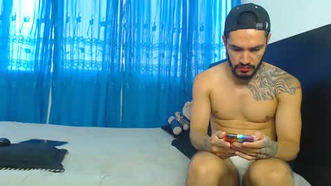 Snapshot of hot_sharks__ chatting on September 2025 11:45:01 AM Hot Sharks online show from September 2025 11:45:01 AM