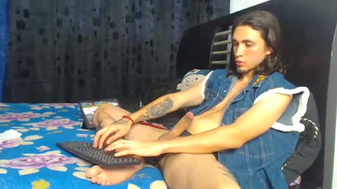 Hot Sharks   online show from November 2025 10:34:02 PM