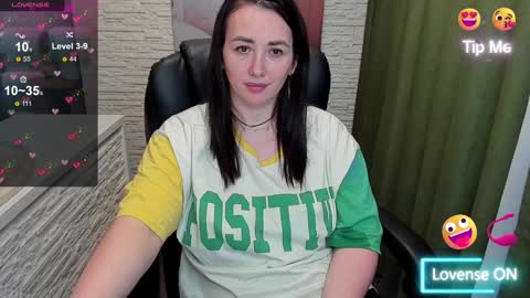 Snapshot of hot_squirtgirl chatting on January 2025 12:06:01 PM Vasilisa online show from January 2025 12:06:01 PM