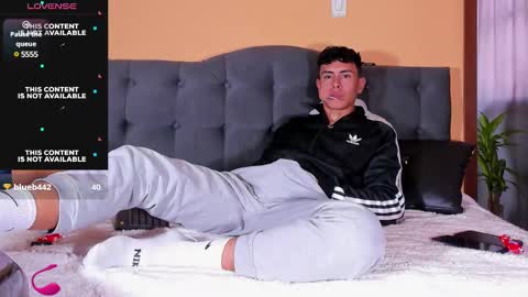 Snapshot of hot_twinks83 chatting on January 2025 04:37:02 PM hot_twinks83 online show from January 2025 04:37:02 PM