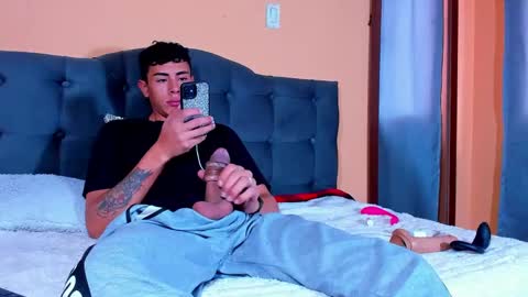 Snapshot of hot_twinks83 chatting on January 2025 01:49:01 PM hot_twinks83 online show from January 2025 01:49:01 PM