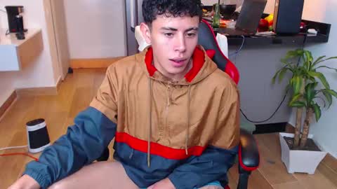 Snapshot of hot_twinks83 chatting on September 2025 03:07:02 AM hot_twinks83 online show from September 2025 03:07:02 AM