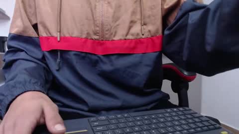 Snapshot of hot_twinks83 chatting on September 2025 12:40:01 PM hot_twinks83 online show from September 2025 12:40:01 PM
