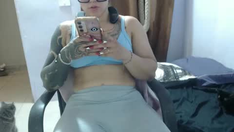 Snapshot of hotandpower10 chatting on November 2025 01:17:02 AM Hot and PowerHOPE U MISS ME online show from November 2025 01:17:02 AM