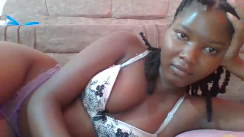 Snapshot of hotbabbee chatting on February 2025 08:01:01 AM love online show from February 2025 08:01:01 AM