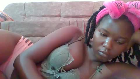 Snapshot of hotbabbee chatting on February 2025 08:06:02 AM love online show from February 2025 08:06:02 AM