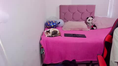 Snapshot of hotbbcwife chatting on October 2025 07:21:01 PM lesly and ander online show from October 2025 07:21:01 PM