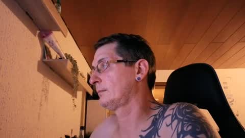 Tom online show from June 2026 08:47:01 PM